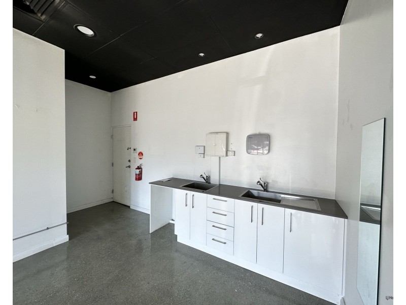 Shop 4/21-25 Palm Beach Avenue, Palm Beach QLD 4221