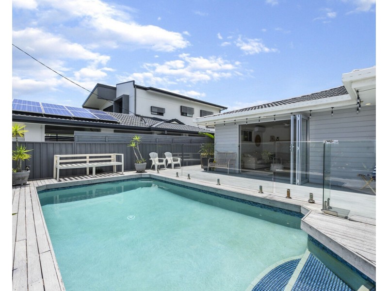 68 Twenty Fifth Avenue, Palm Beach QLD 4221