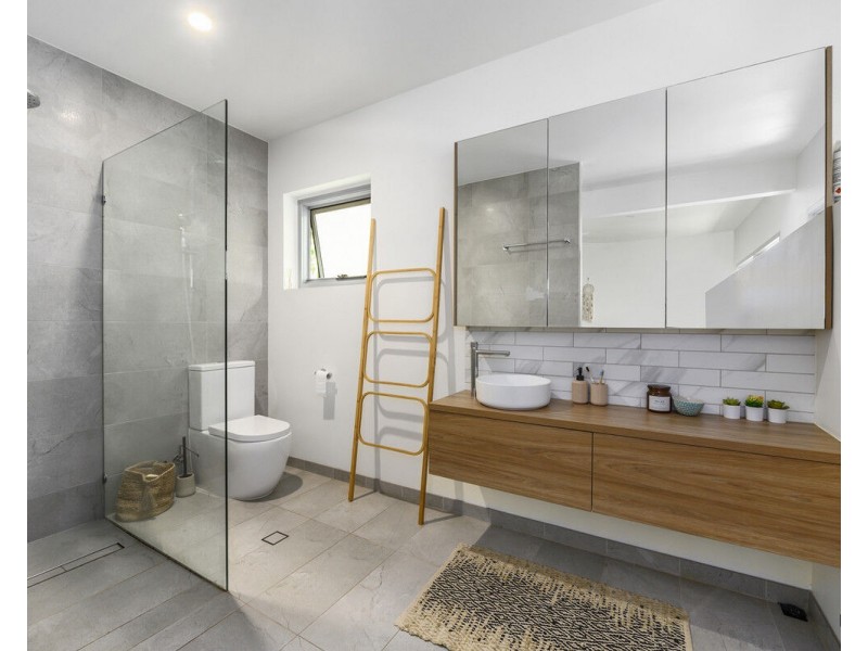 68 Twenty Fifth Avenue, Palm Beach QLD 4221