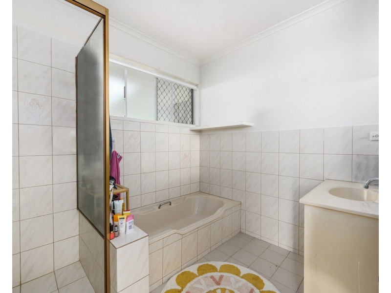 68 Twenty Fifth Avenue, Palm Beach QLD 4221