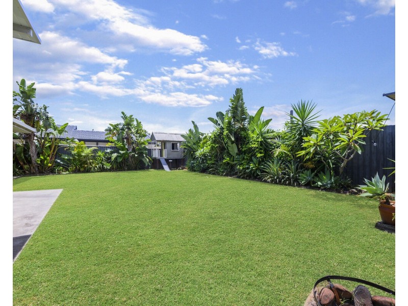 68 Twenty Fifth Avenue, Palm Beach QLD 4221