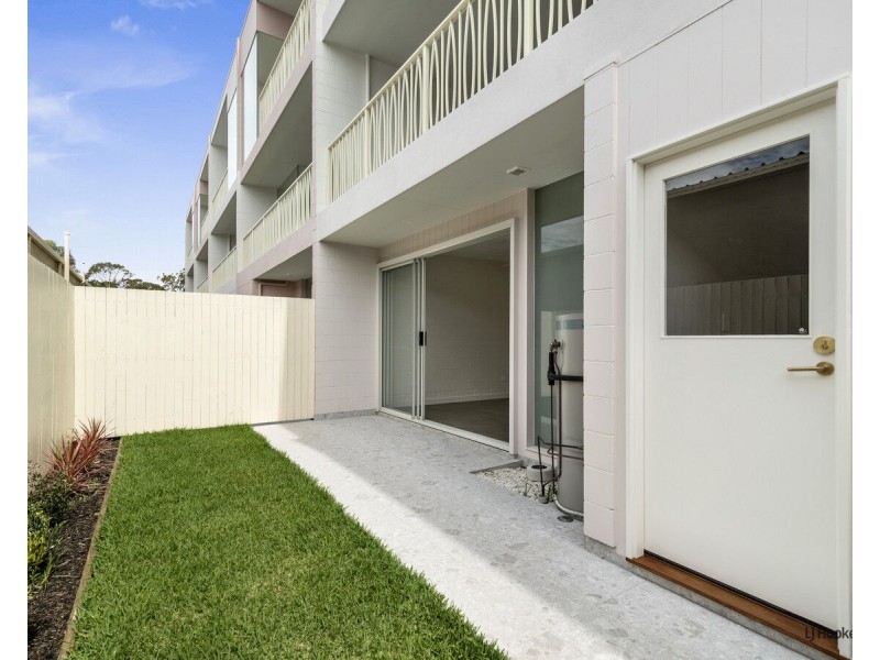 2/10 Simpson Street, Coolangatta QLD 4225