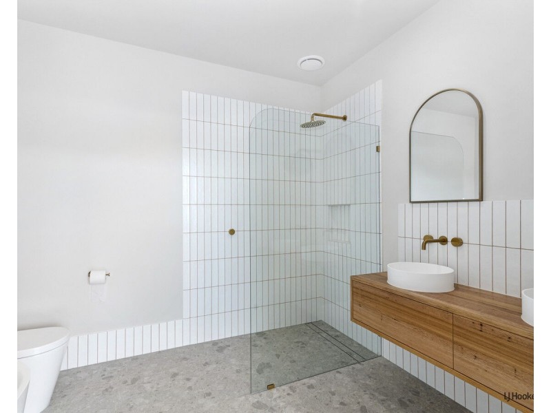 2/10 Simpson Street, Coolangatta QLD 4225