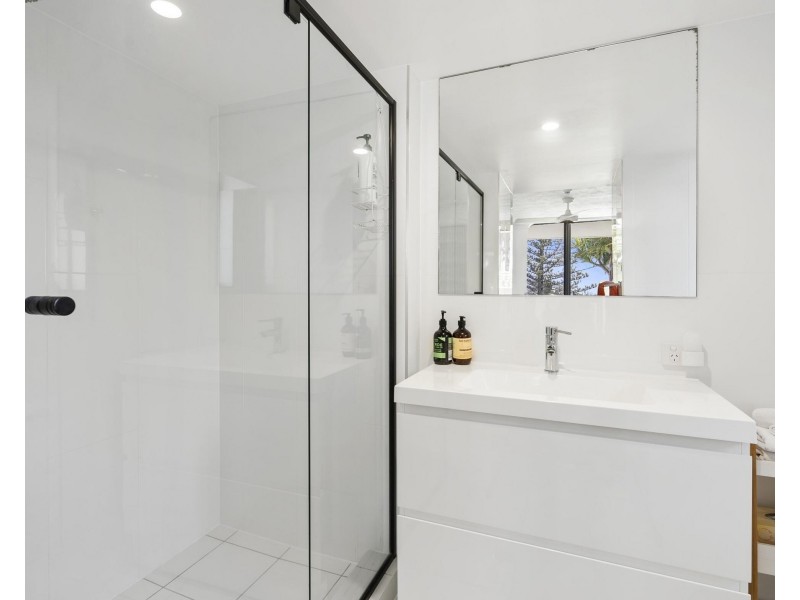 1/1187 Gold Coast Highway, Palm Beach QLD 4221