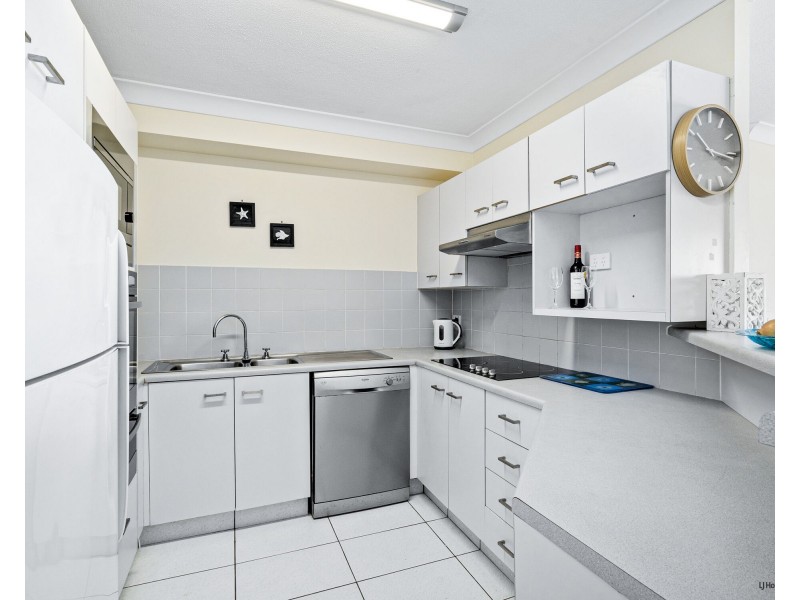 8/2 Seventeenth Avenue, Palm Beach QLD 4221