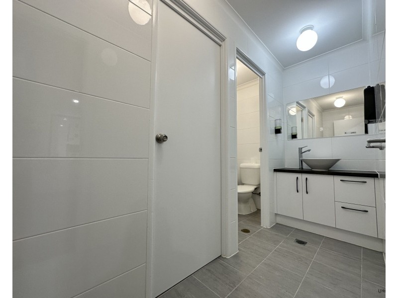 4/11 Crown Court, Varsity Lakes QLD 4227