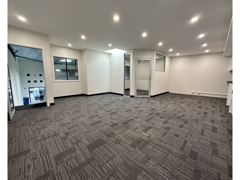 4/11 Crown Court, Varsity Lakes QLD 4227