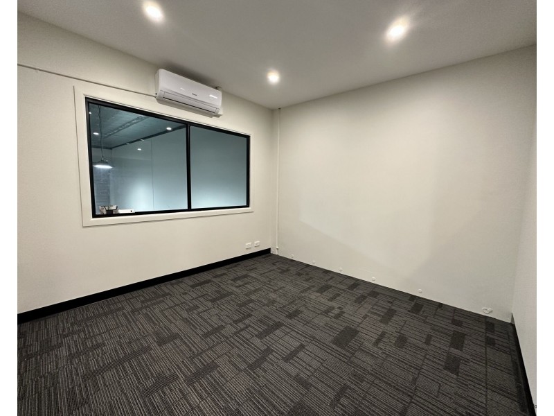 4/11 Crown Court, Varsity Lakes QLD 4227