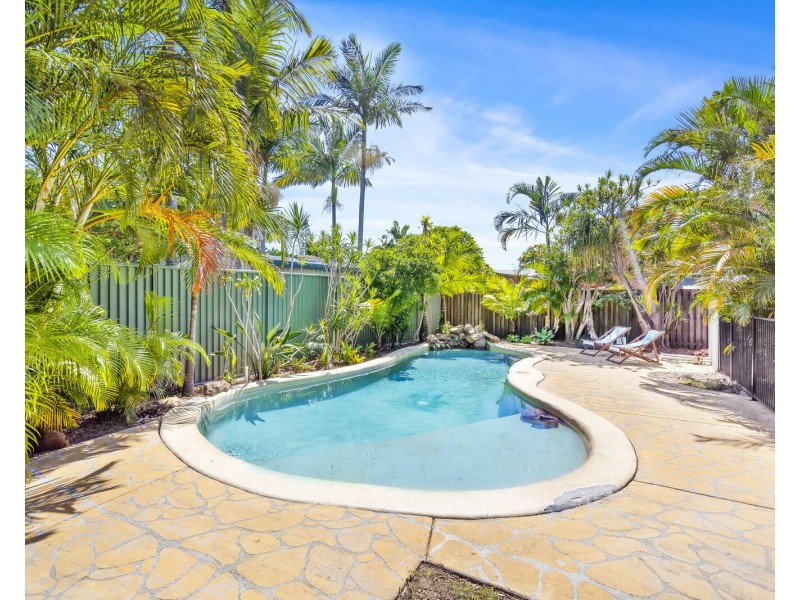 17 Binya Avenue, Coolangatta QLD 4225