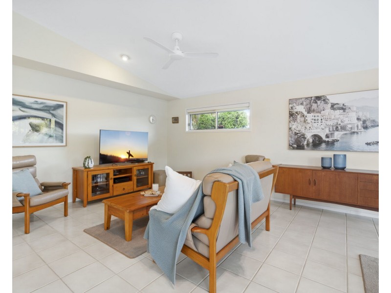 266 Nineteenth Avenue, Elanora QLD 4221