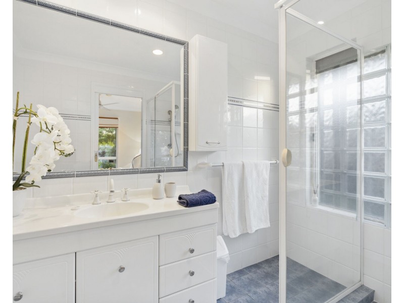 266 Nineteenth Avenue, Elanora QLD 4221