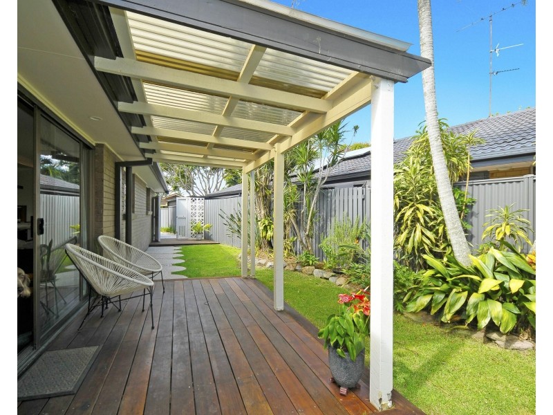 2/7 Peacock Place, Burleigh Waters QLD 4220