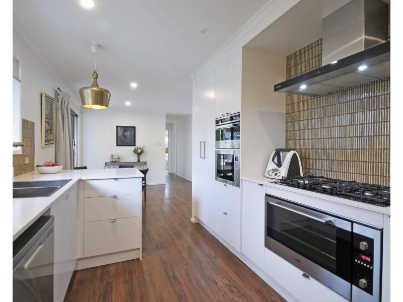 2/7 Peacock Place, Burleigh Waters QLD 4220