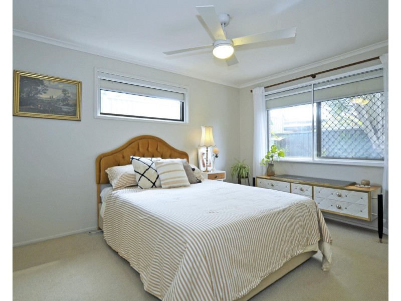 2/7 Peacock Place, Burleigh Waters QLD 4220