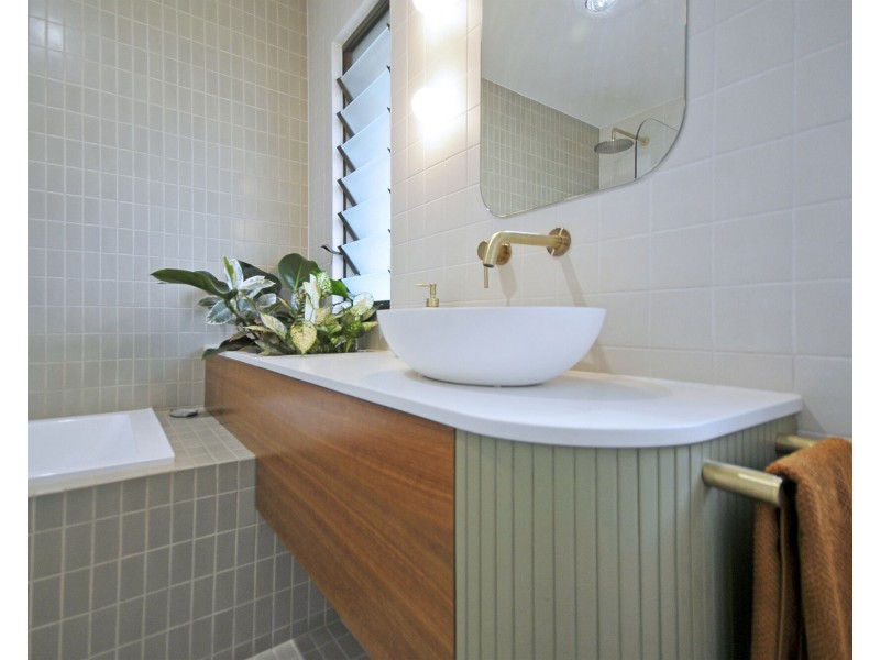 2/7 Peacock Place, Burleigh Waters QLD 4220