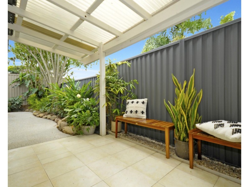 2/7 Peacock Place, Burleigh Waters QLD 4220