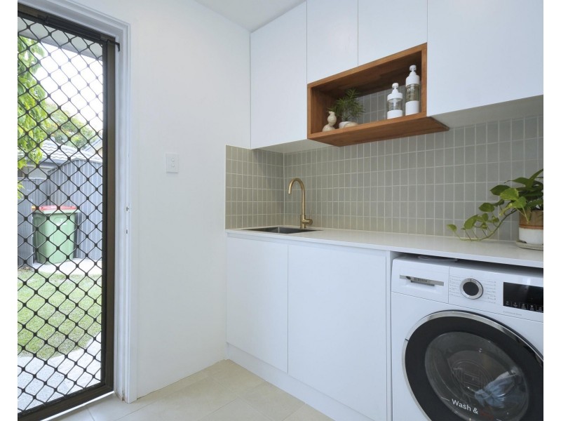 2/7 Peacock Place, Burleigh Waters QLD 4220