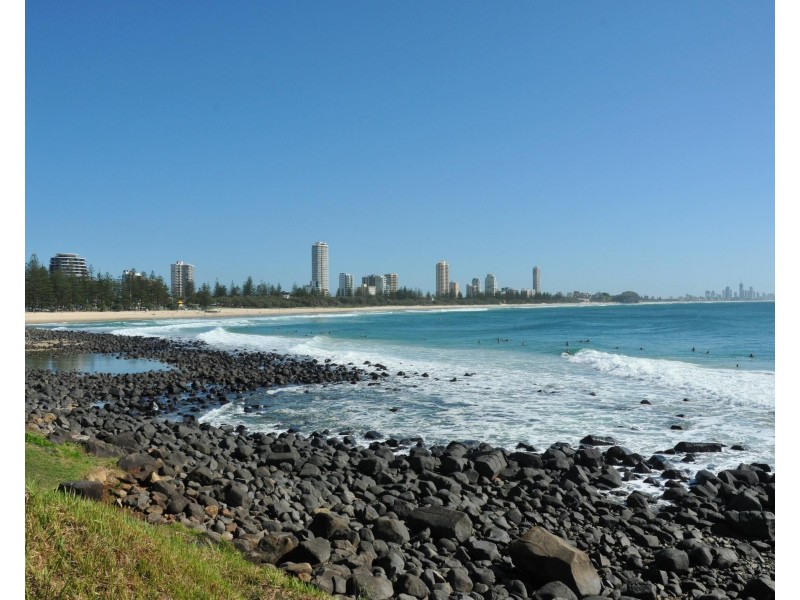 2/7 Peacock Place, Burleigh Waters QLD 4220