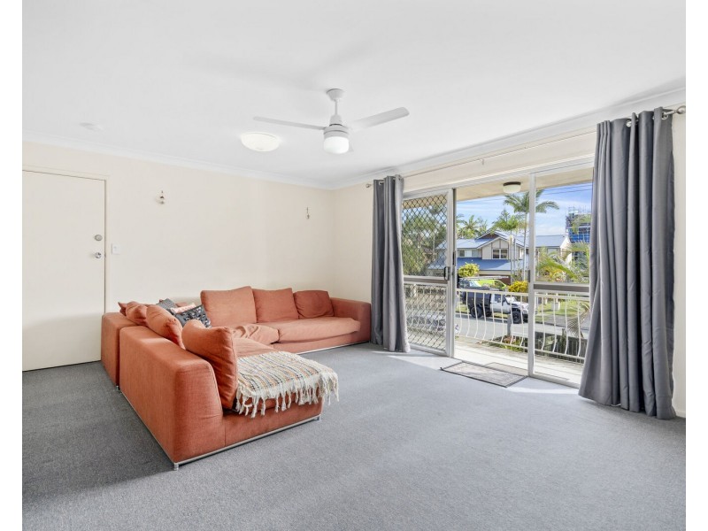2/74 Tallebudgera Drive, Palm Beach QLD 4221