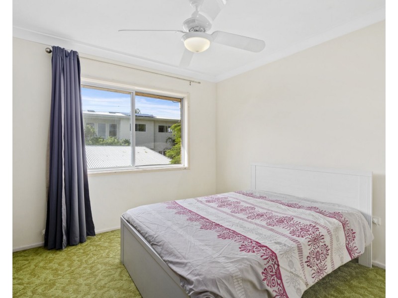 2/74 Tallebudgera Drive, Palm Beach QLD 4221