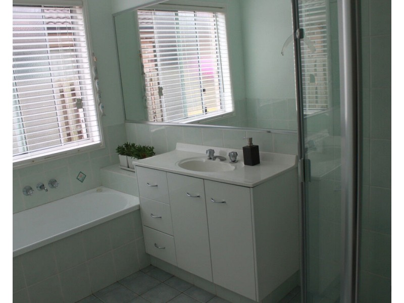 63 Casuarina Drive, Elanora QLD 4221