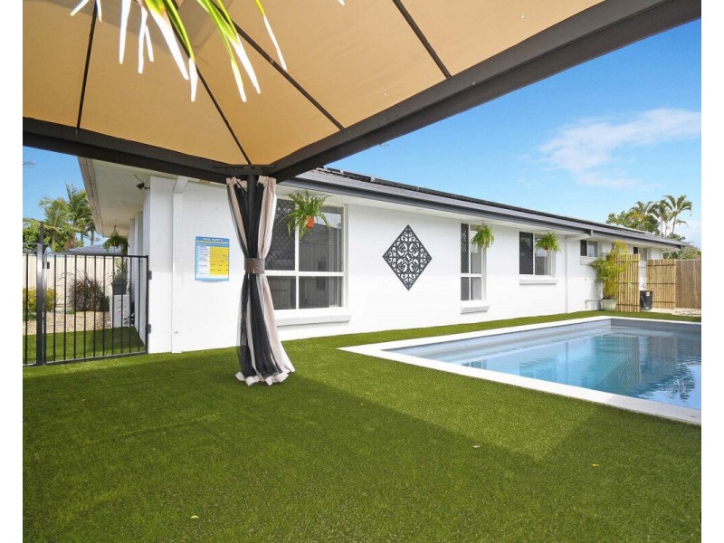 15 Sonama Court, Burleigh Waters QLD 4220