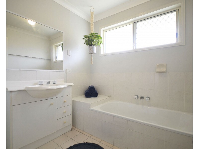 15 Sonama Court, Burleigh Waters QLD 4220