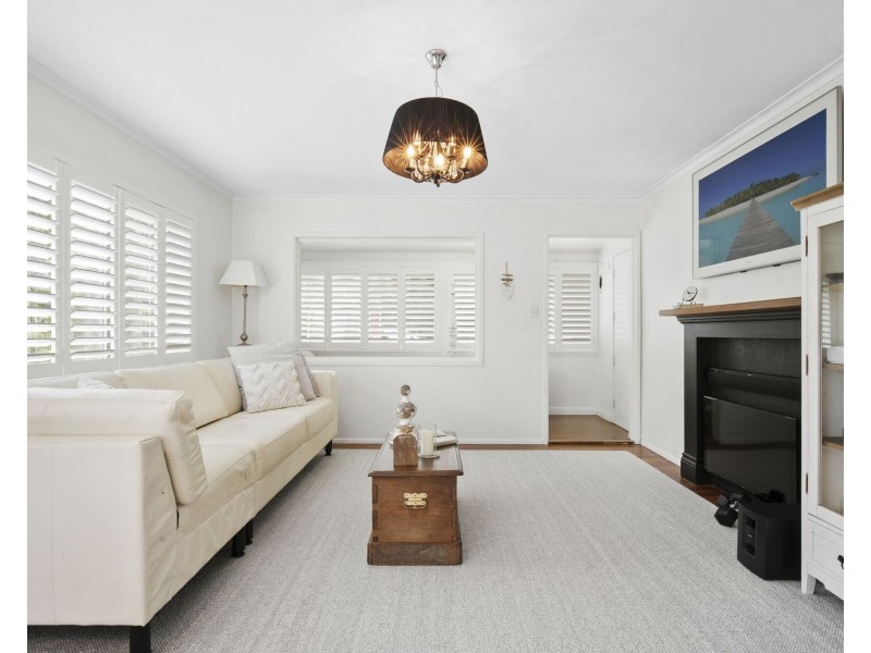 8 Walsh Street, Currumbin QLD 4223