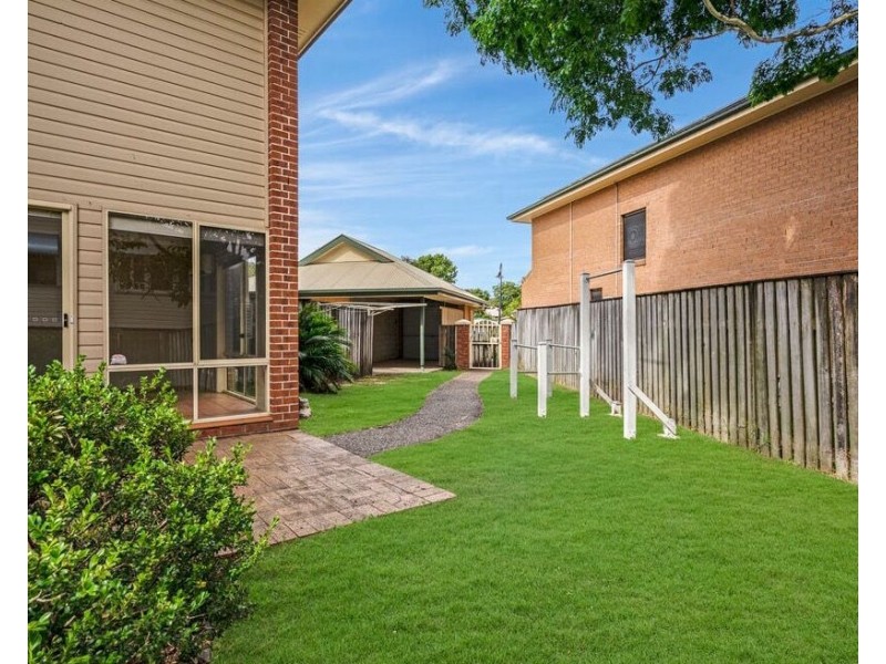 4/18 Tallebudgera Creek Road, Burleigh Heads QLD 4220