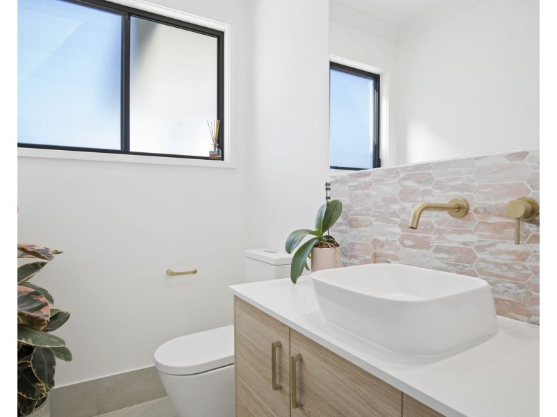 17 Barlee Court, Elanora QLD 4221