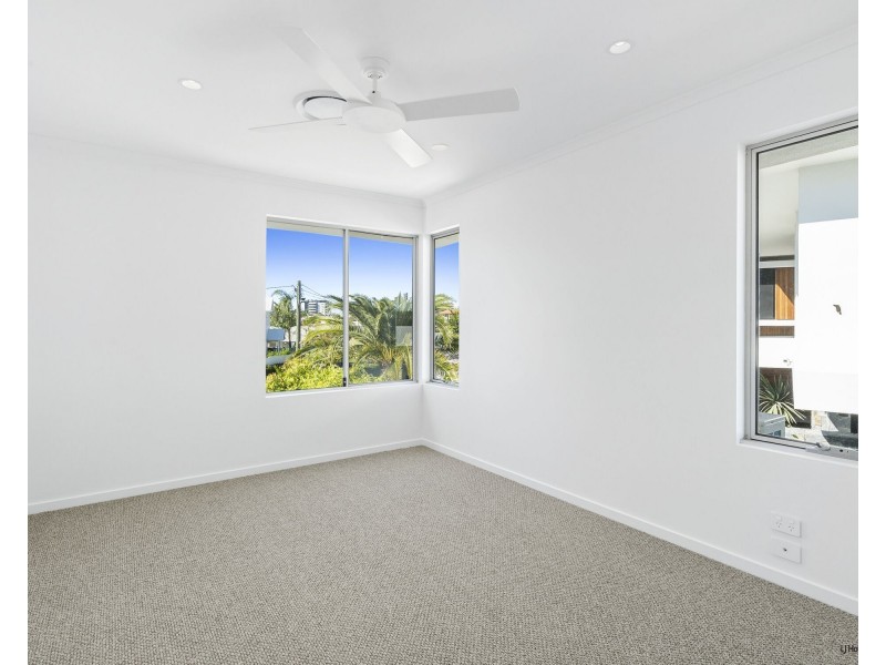 1/86 Parnki Parade, Palm Beach QLD 4221