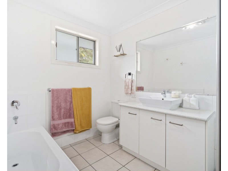 1/5 Parnki Parade, Palm Beach QLD 4221