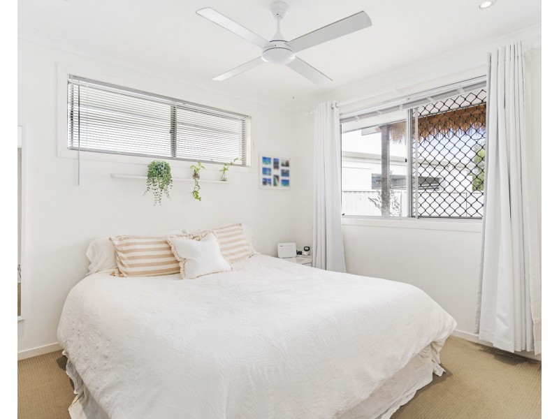 1/5 Parnki Parade, Palm Beach QLD 4221