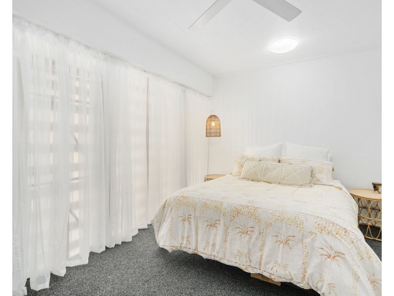 1/5 Parnki Parade, Palm Beach QLD 4221