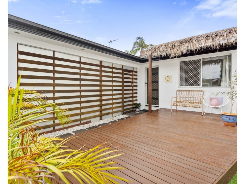 1/5 Parnki Parade, Palm Beach QLD 4221