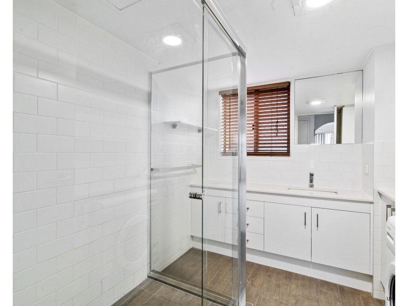 1/38 Ocean Street, Mermaid Beach QLD 4218