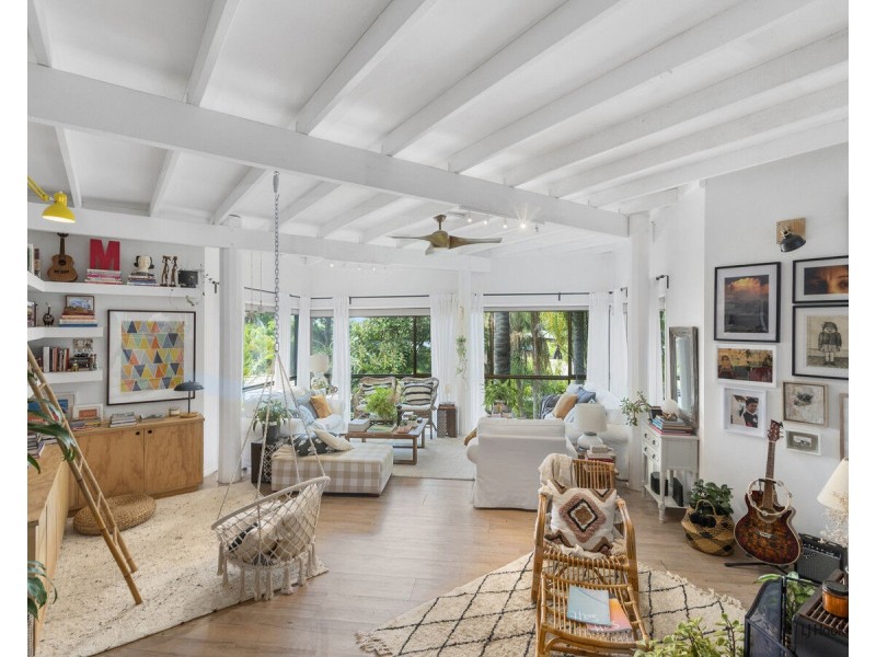 23 Bronhill Street, Currumbin Waters QLD 4223