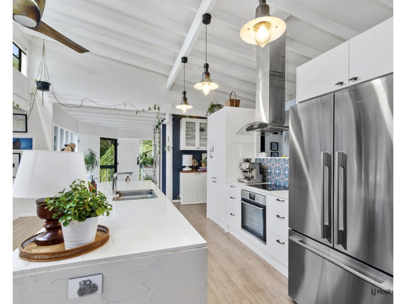 23 Bronhill Street, Currumbin Waters QLD 4223