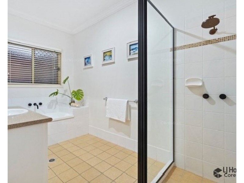 53 Tussock Crescent, Elanora QLD 4221