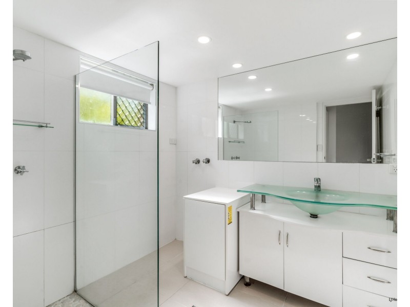 2/1374 Gold Coast Highway, Palm Beach QLD 4221