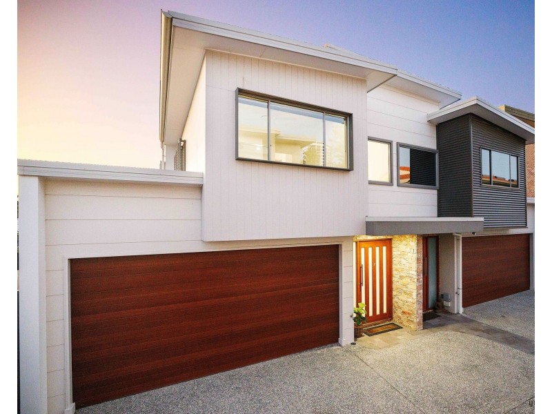 2/3 Second Avenue, Palm Beach QLD 4221