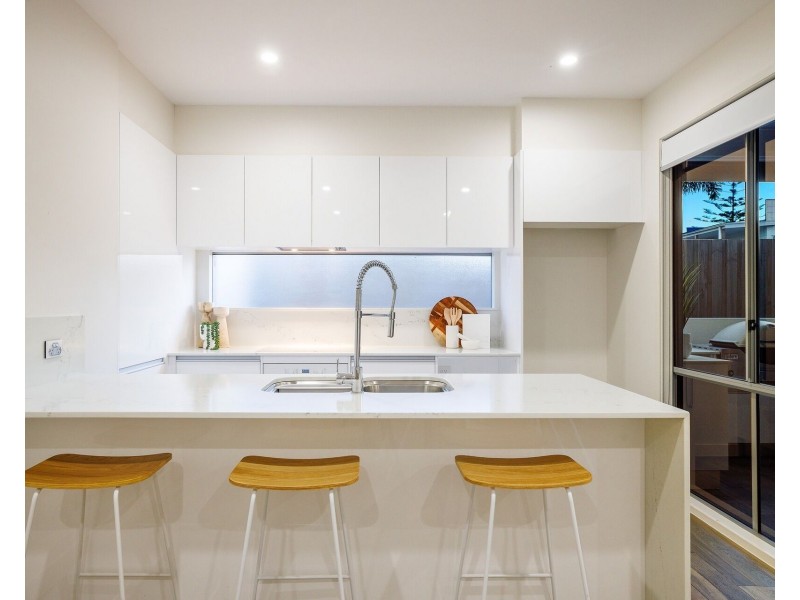 2/3 Second Avenue, Palm Beach QLD 4221