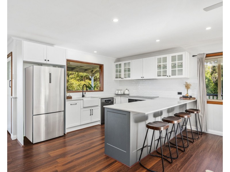 10 Tolima Drive, Tamborine Mountain QLD 4272