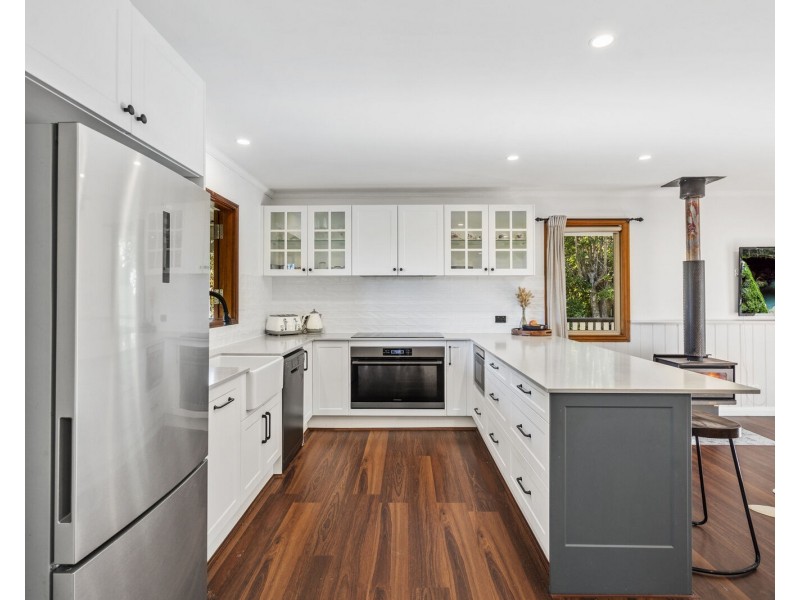 10 Tolima Drive, Tamborine Mountain QLD 4272