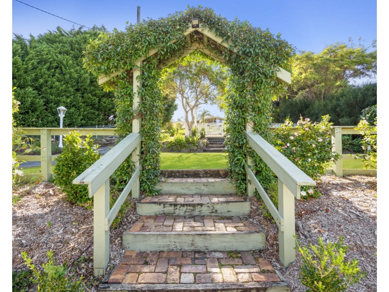 10 Tolima Drive, Tamborine Mountain QLD 4272