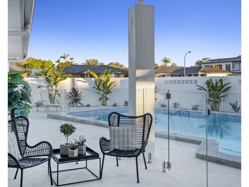 1 Kurrajong Court, Palm Beach QLD 4221