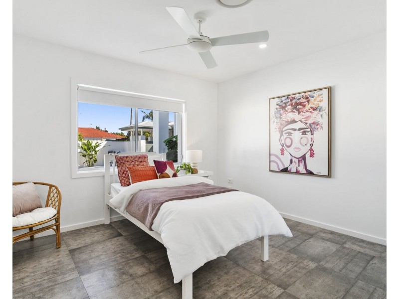 1 Kurrajong Court, Palm Beach QLD 4221