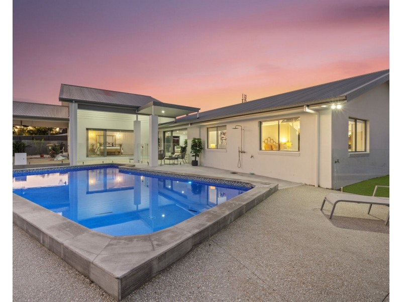 1 Kurrajong Court, Palm Beach QLD 4221
