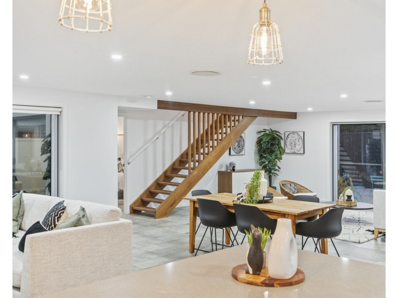 1 Kurrajong Court, Palm Beach QLD 4221
