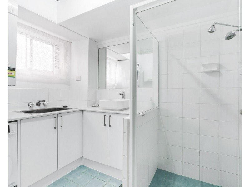 1/5 Douglas Street, Coolangatta QLD 4225